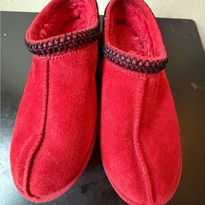 UGG SLIPPERS